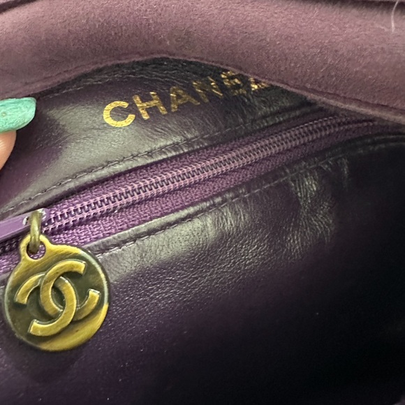 GUC Authentic Chanel 2000s Purple Shearling Mini Logo Bag with Dustbag & Cards - Picture 7 of 16